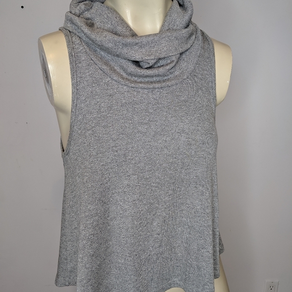 Cooperative Tops - Cooperative - gray shirt